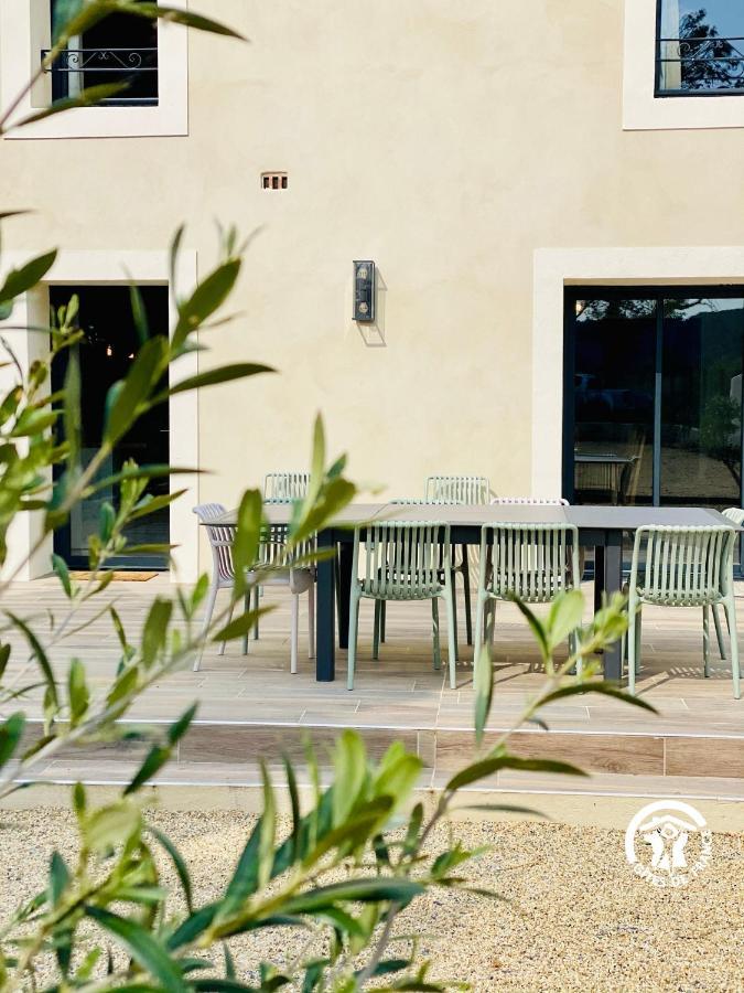 Domaine De Merins, 10 Couchages Avec Piscine, Face A La Riviere, A 4Km De La Plage Fleury  Exterior photo